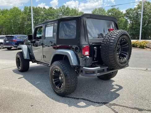Used 2015 Jeep Wrangler Unlimited Rubicon w/ Connectivity Group AWD/4WD image 22