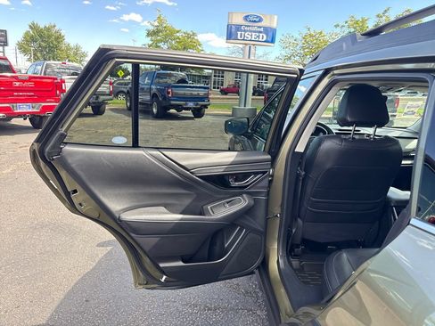 Used 2025 Subaru Outback Limited XT w/ Popular Package #2 AWD/4WD image 18