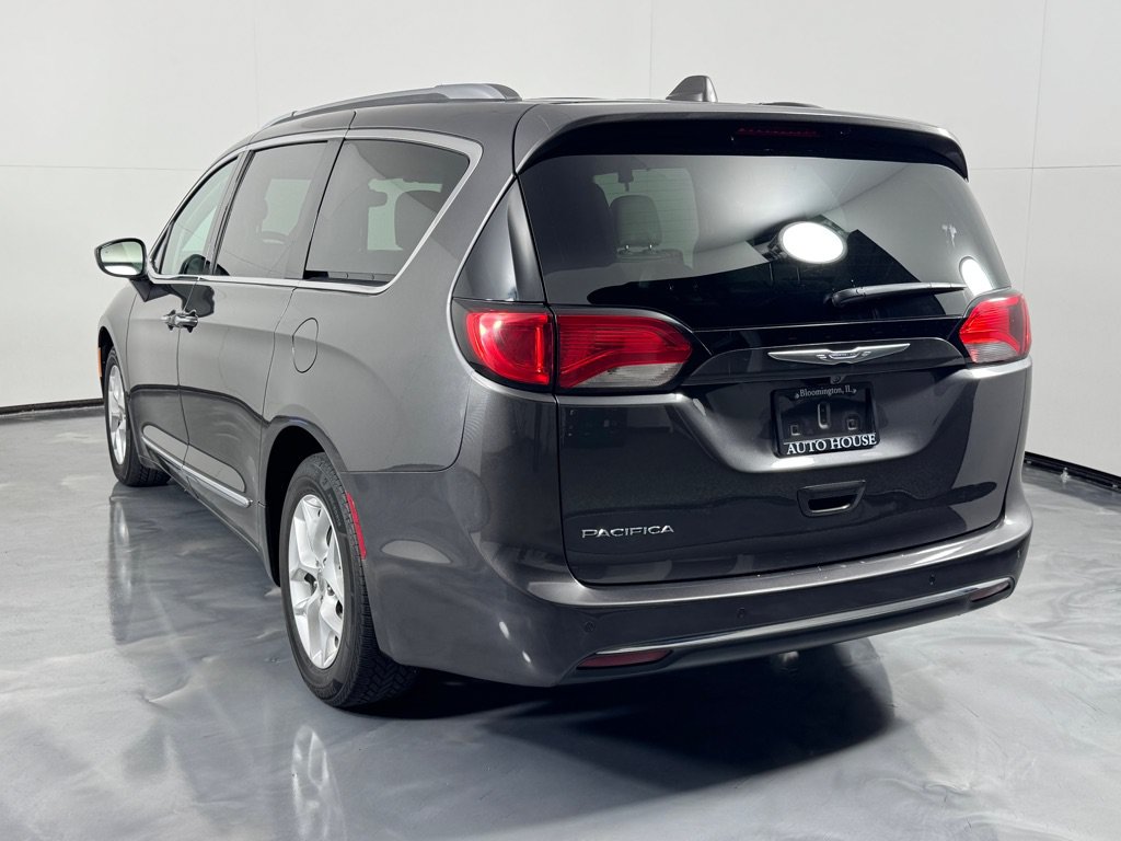 Used 2017 Chrysler Pacifica Touring-L Plus w/ Tire & Wheel Group FWD image 7