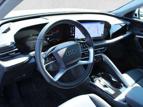 Certified 2025 Audi Q5 Premium w/ Convenience Package AWD/4WD image 17