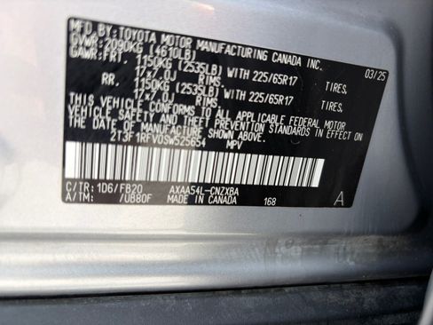 Used 2025 Toyota RAV4 LE AWD/4WD image 32