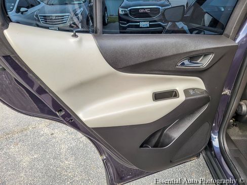 Used 2018 Chevrolet Equinox LS FWD image 25