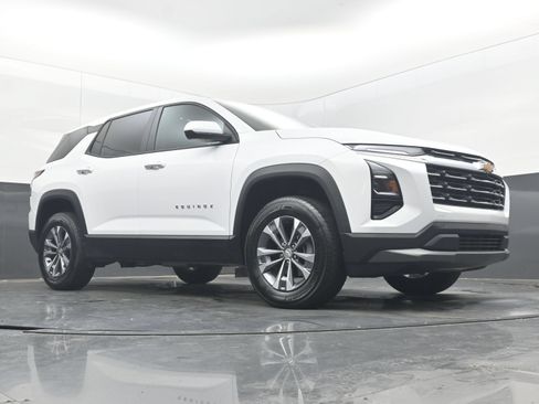 Certified 2026 Chevrolet Equinox LT FWD image 30