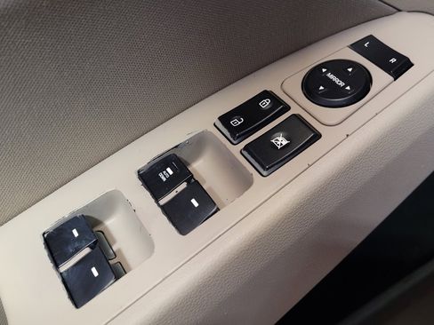 Used 2017 Hyundai Elantra SE image 27