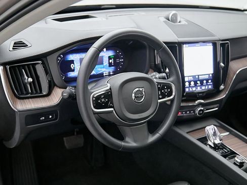 Certified 2023 Volvo XC60 T8 Ultimate w/ Protection Package Premier AWD/4WD image 13