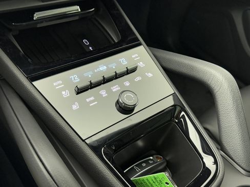 Certified 2026 Porsche Cayenne Coupe AWD/4WD image 17
