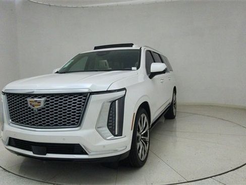 Used 2025 Cadillac Escalade ESV Premium Luxury Platinum image 70