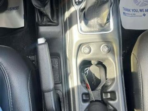 Used 2021 Jeep Gladiator Sport image 8