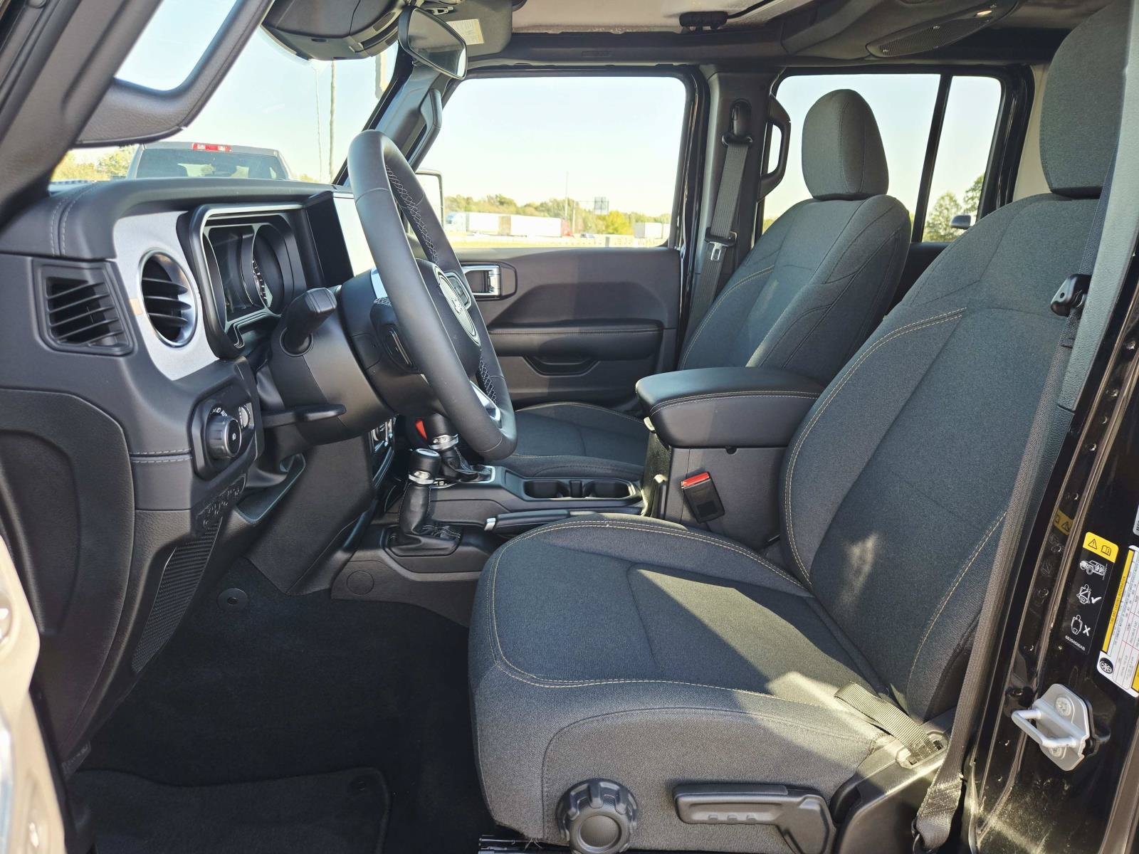 Used 2026 Jeep Wrangler Unlimited Sahara AWD/4WD image 12
