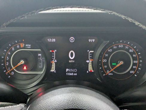 Used 2025 Jeep Gladiator Mojave AWD/4WD image 16