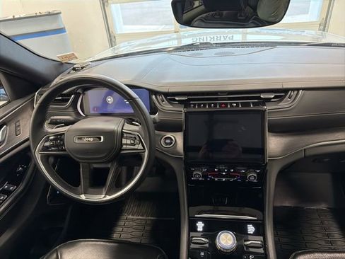 Used 2022 Jeep Grand Cherokee Overland image 24