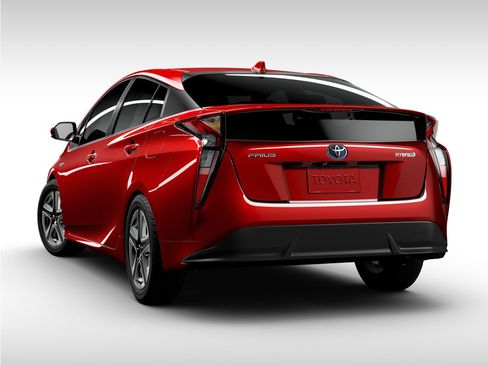 Used 2016 Toyota Prius Four FWD image 1