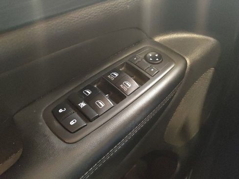 Used 2019 Jeep Grand Cherokee Laredo RWD image 27