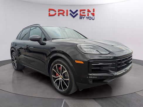 Used 2024 Porsche Cayenne S image 7