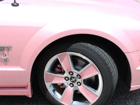 Used 2006 Ford Mustang GT RWD image 32