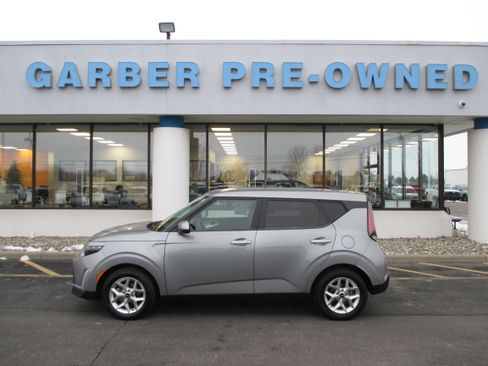 Used 2024 Kia Soul LX w/ Option Group 015 image 2