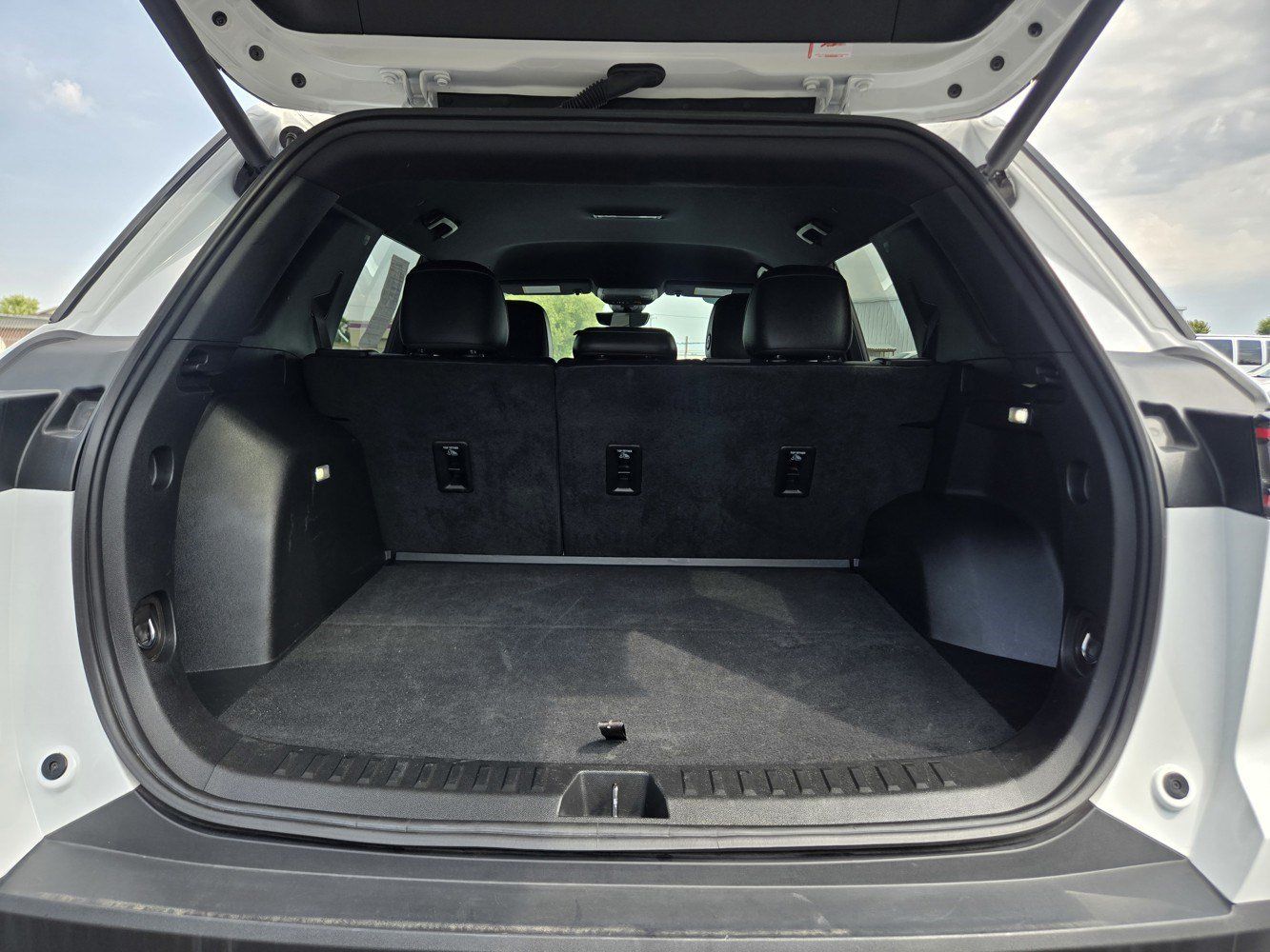 Used 2025 Chevrolet Equinox LT w/ Convenience Package II AWD/4WD image 27