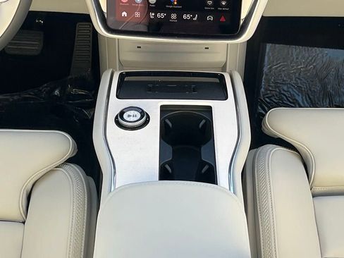 New 2025 Volvo EX90 Ultra image 22
