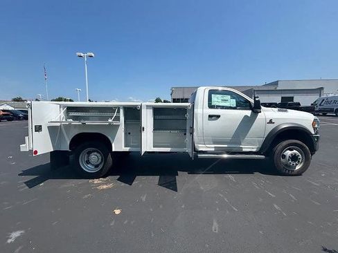 New 2024 RAM 5500 Tradesman image 10