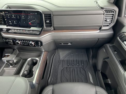 Used 2025 GMC Sierra 1500 SLT w/ SLT Premium Package AWD/4WD image 33