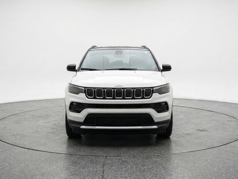 Used 2025 Jeep Compass Limited AWD/4WD image 2