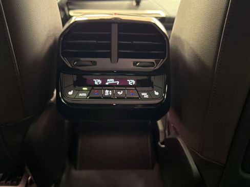 New 2026 BMW iX xDrive60 image 31