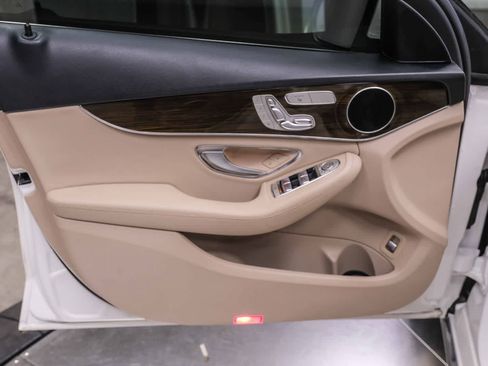 Used 2019 Mercedes-Benz C 300 Sedan image 27