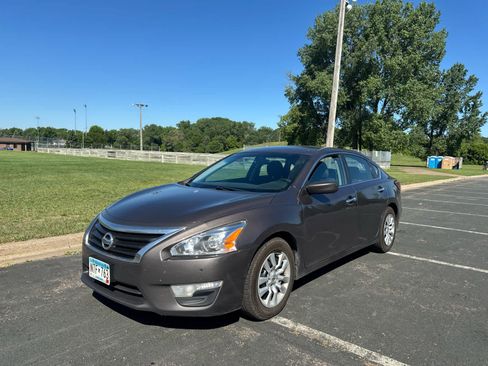 Used 2015 Nissan Altima 2.5 S w/ Power Driver Seat Package FWD image 3