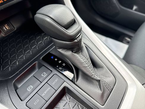 Certified 2025 Toyota RAV4 LE FWD image 21