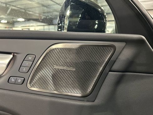 Certified 2024 Volvo XC60 T8 Plus w/ Protection Package Premier AWD/4WD image 21