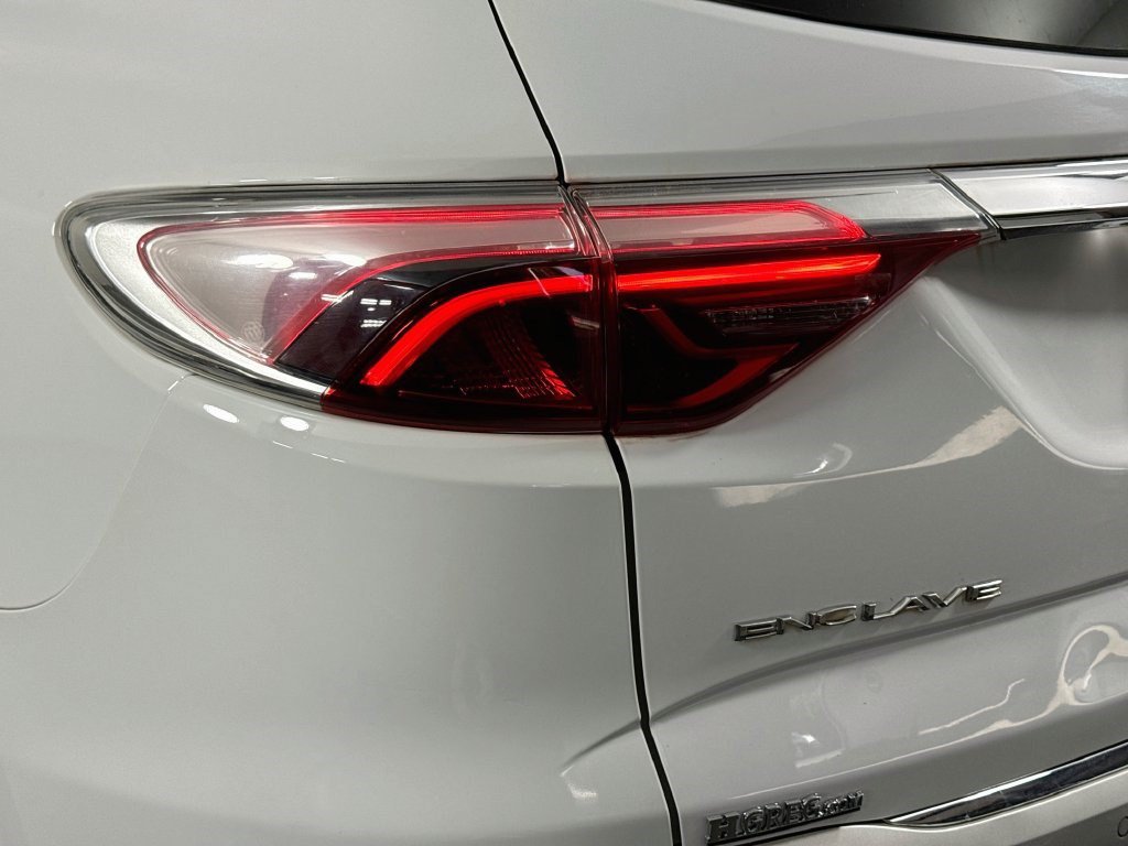 Used 2022 Buick Enclave Premium FWD image 35