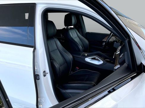 Used 2022 Mercedes-Benz GLS 450 4MATIC image 8