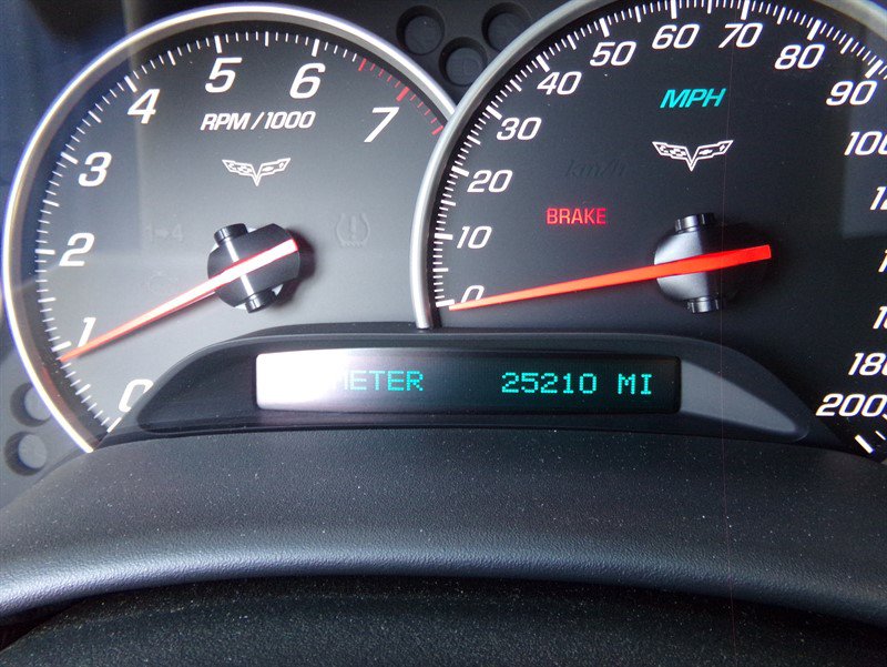 Used 2005 Chevrolet Corvette Coupe w/ Preferred Equipment Group RWD image 32
