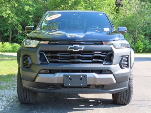 Used 2024 Chevrolet Colorado Trail Boss w/ Technology Package AWD/4WD image 14