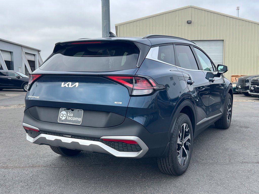 Certified 2025 Kia Sportage EX w/ EX Premium Package AWD/4WD image 5