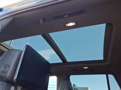 Used 2021 Chevrolet Tahoe High Country w/ Premium Package image 8