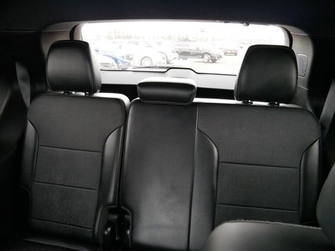 Used 2025 Buick Enclave Preferred image 12