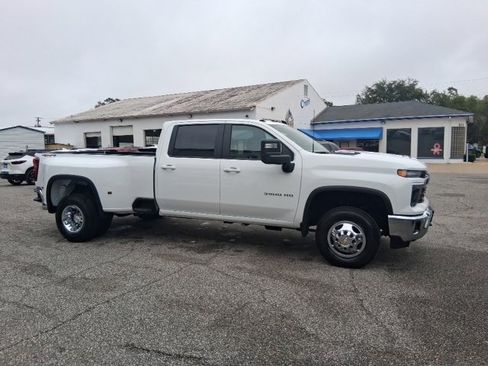 New 2026 Chevrolet Silverado 3500 LT w/ Safety Package image 11