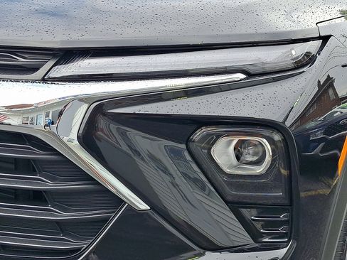 Used 2025 Chevrolet TrailBlazer LT AWD/4WD image 9