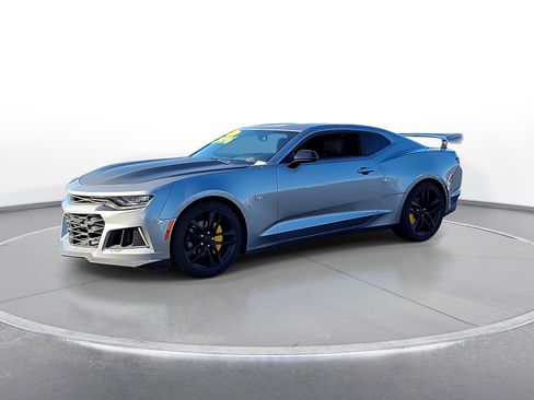 Used 2023 Chevrolet Camaro LT w/ RS Package RWD image 4