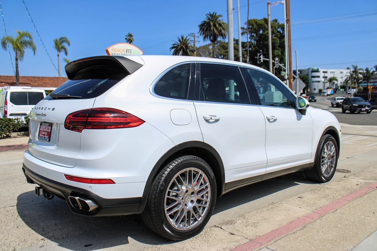 Used 2015 Porsche Cayenne Turbo AWD/4WD image 6