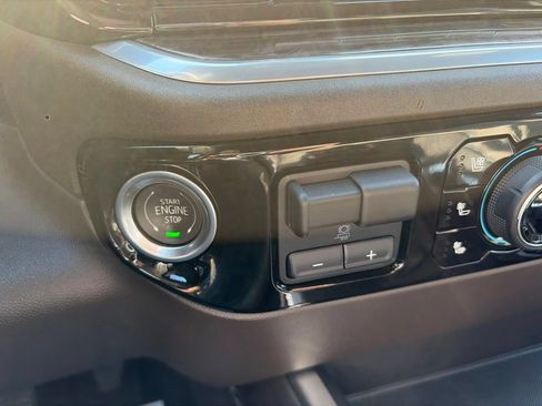 Used 2025 Chevrolet Silverado 1500 LTZ AWD/4WD image 29