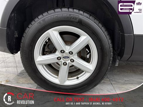 Used 2016 Ford Explorer XLT w/ Equipment Group 202A image 12