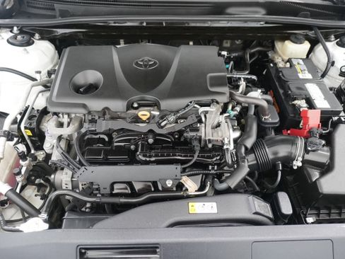 Used 2018 Toyota Camry XSE image 30