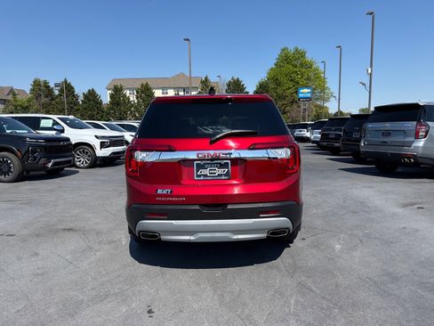 Used 2023 GMC Acadia SLE FWD image 4