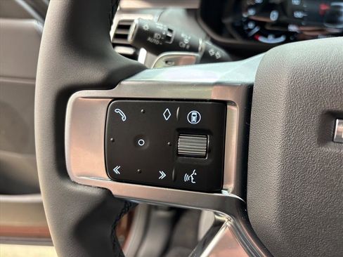 New 2026 Land Rover Discovery Limited Edition image 21
