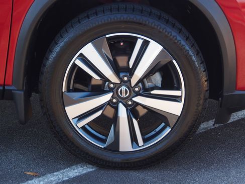 Used 2021 Nissan Rogue SL w/ Premium Package image 9