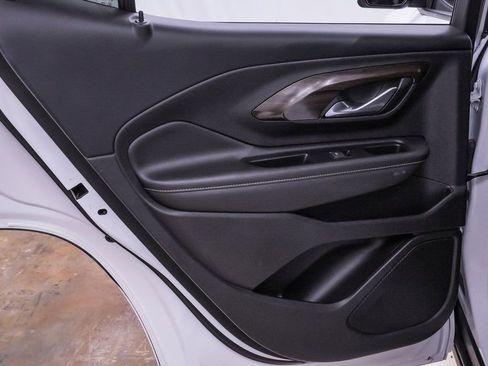 Used 2018 GMC Terrain Denali w/ Advanced Safety Package image 32