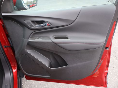 Used 2024 Chevrolet Equinox RS FWD image 28
