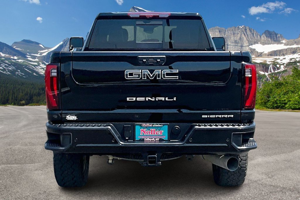 Used 2025 GMC Sierra 3500 Denali Ultimate AWD/4WD image 4